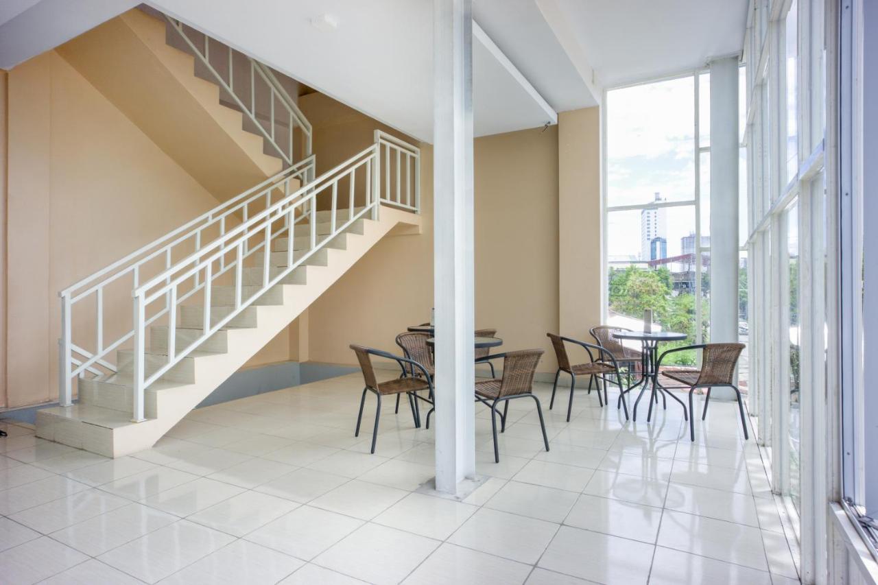 Oyo 3167 Andra Hotel Makassar